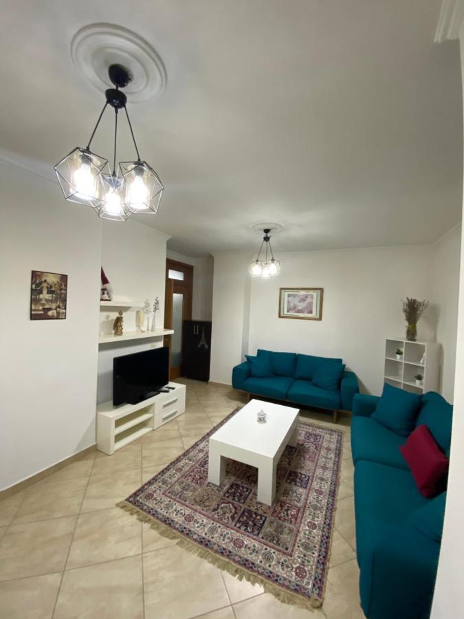 Chlo Apartment 3 Тирана Екстериор снимка
