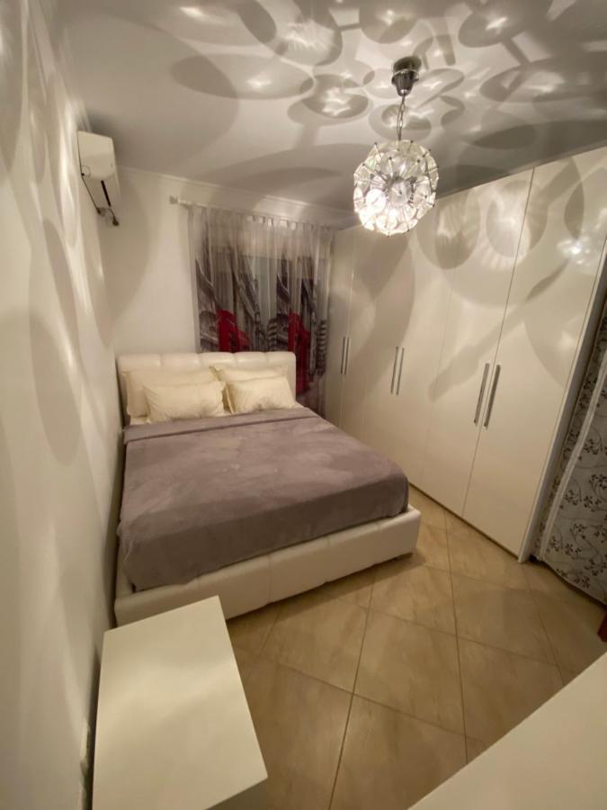 Chlo Apartment 3 Тирана Екстериор снимка