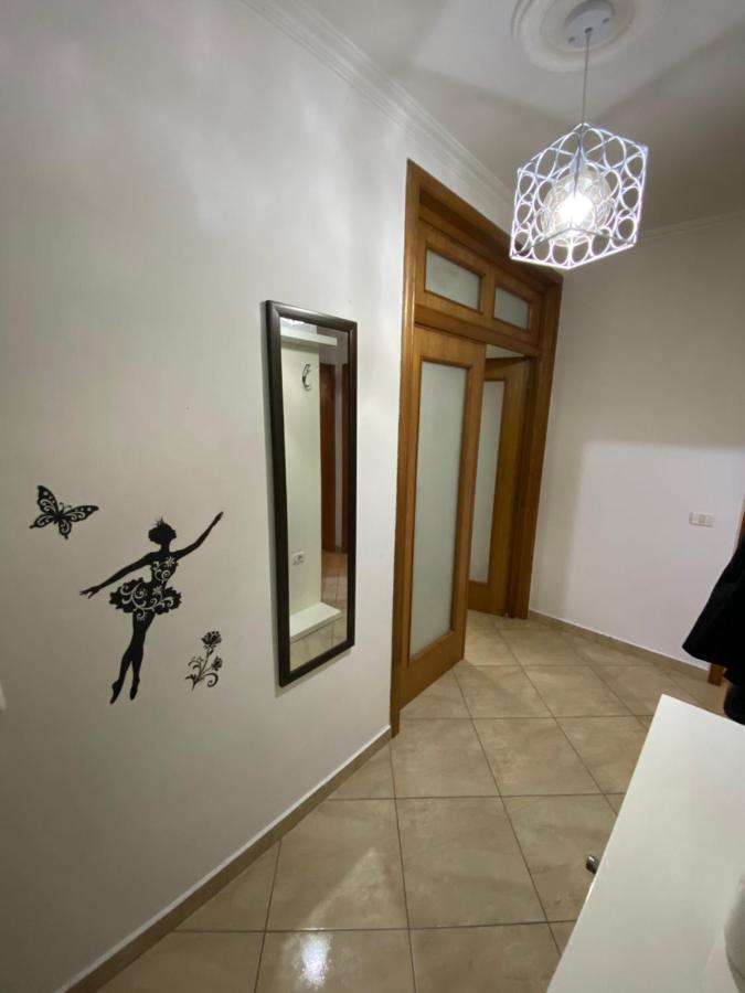 Chlo Apartment 3 Тирана Екстериор снимка